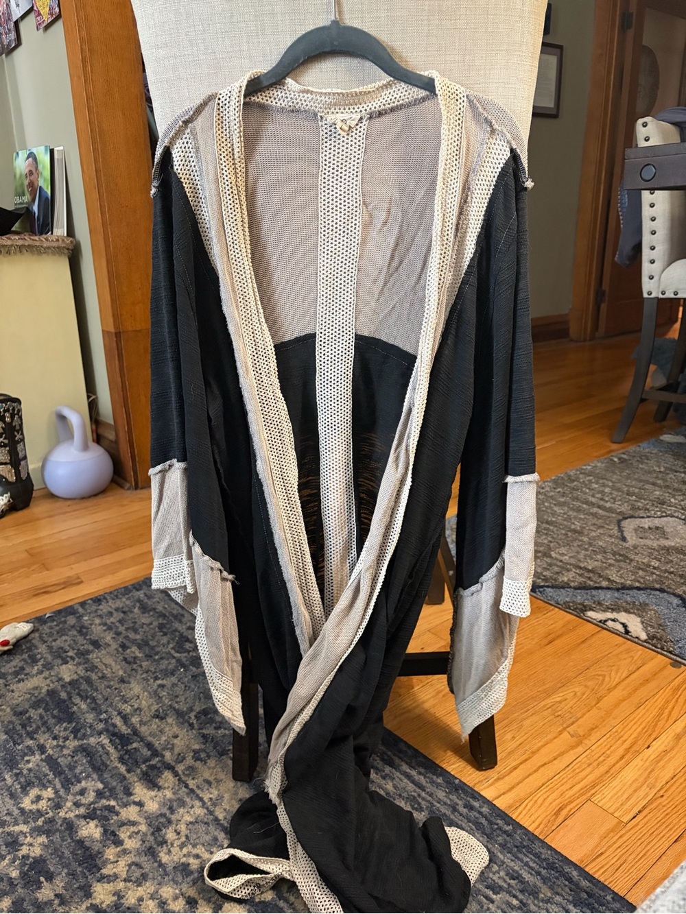 POL brand Sz L, Lightweight Open-Front Black and Cream Women’s Duster